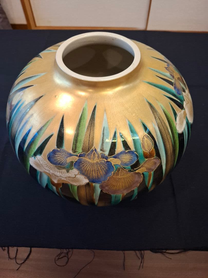 九谷焼山上陶洸大型花菖蒲金彩花瓶