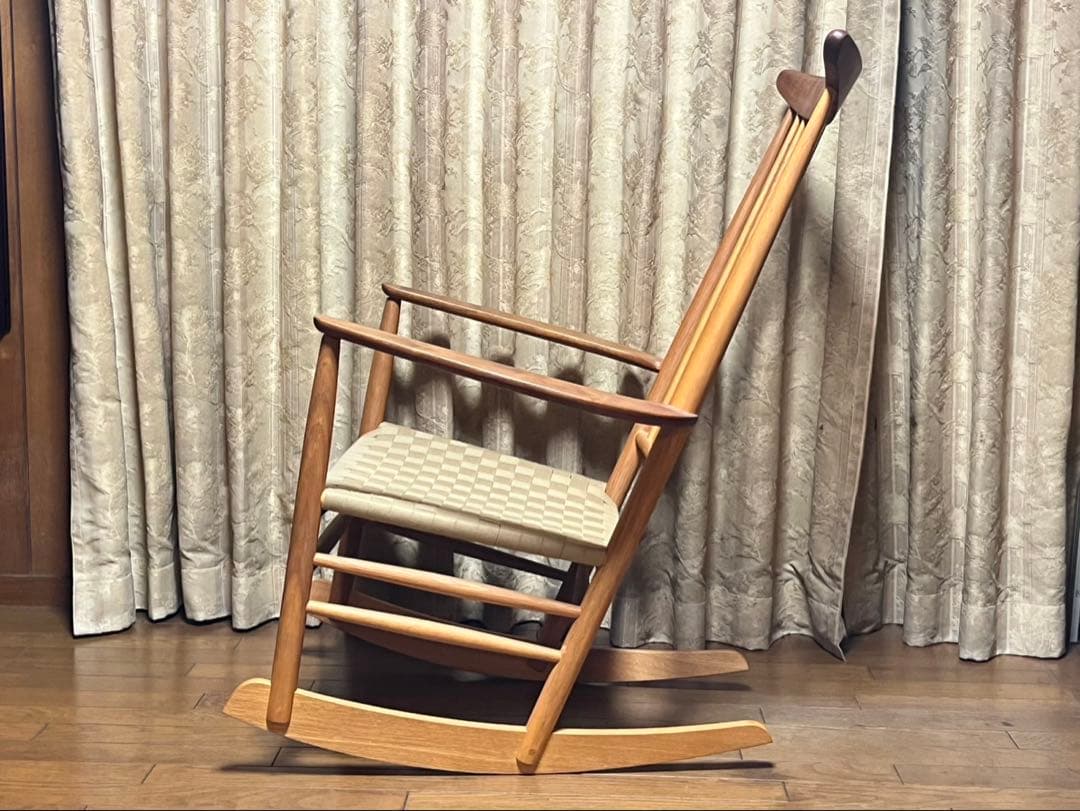 ロッキングチェア/岩倉榮利デザイン