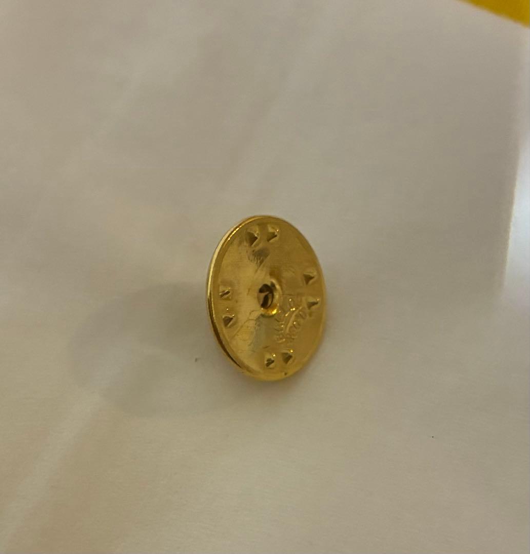 バロー社刻印 ミッキーマウス 金色 ピンバッジ