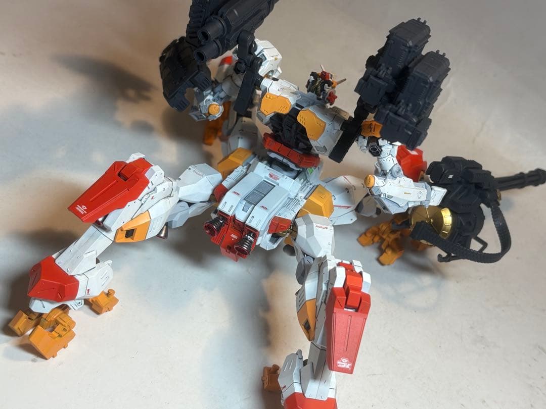 HG 赤いガンダム 完成品 ガンプラ