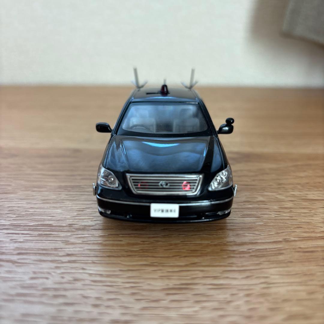 1/43セルシオ警護車