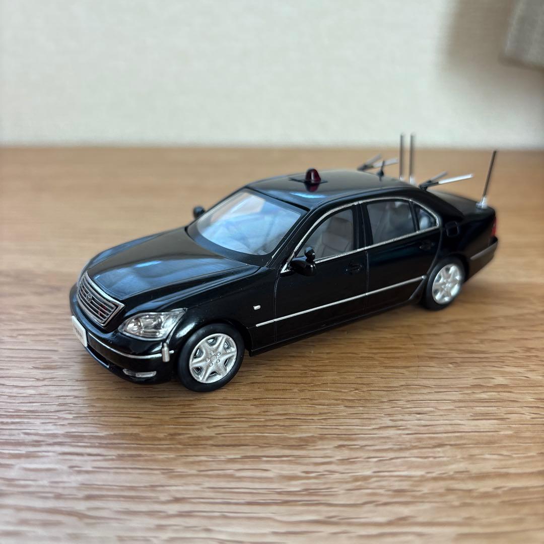 1/43セルシオ警護車