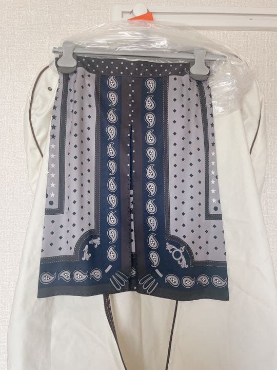 新品未使用Hermes フリュイドスカート 《宮廷の馬具・バンダナ》プリント