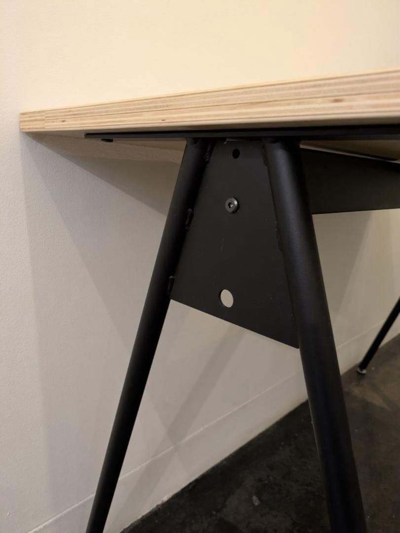 ジャーナルスタンダード　パソコンデスク