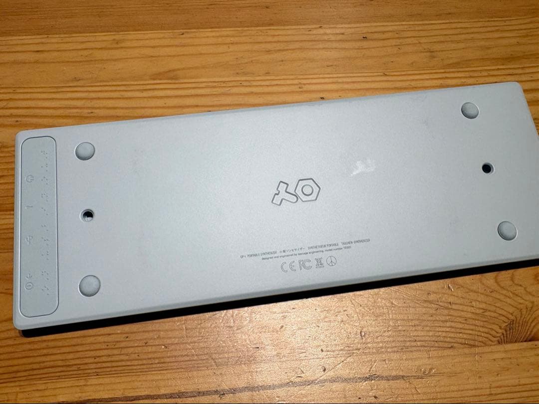 Teenage Engineering OP-1(ジャンク)