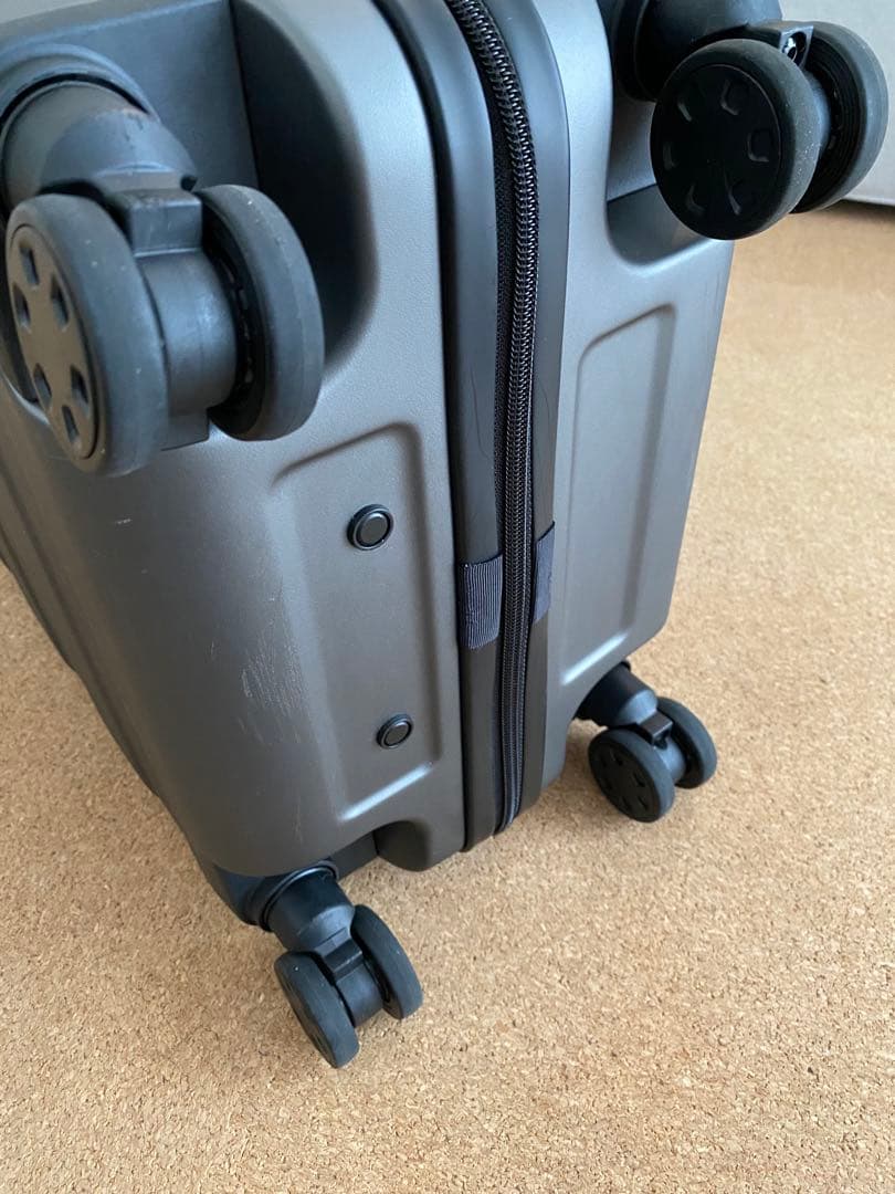 【無印良品】ハードキャリーケース（３６Ｌ）機内持ち込み可