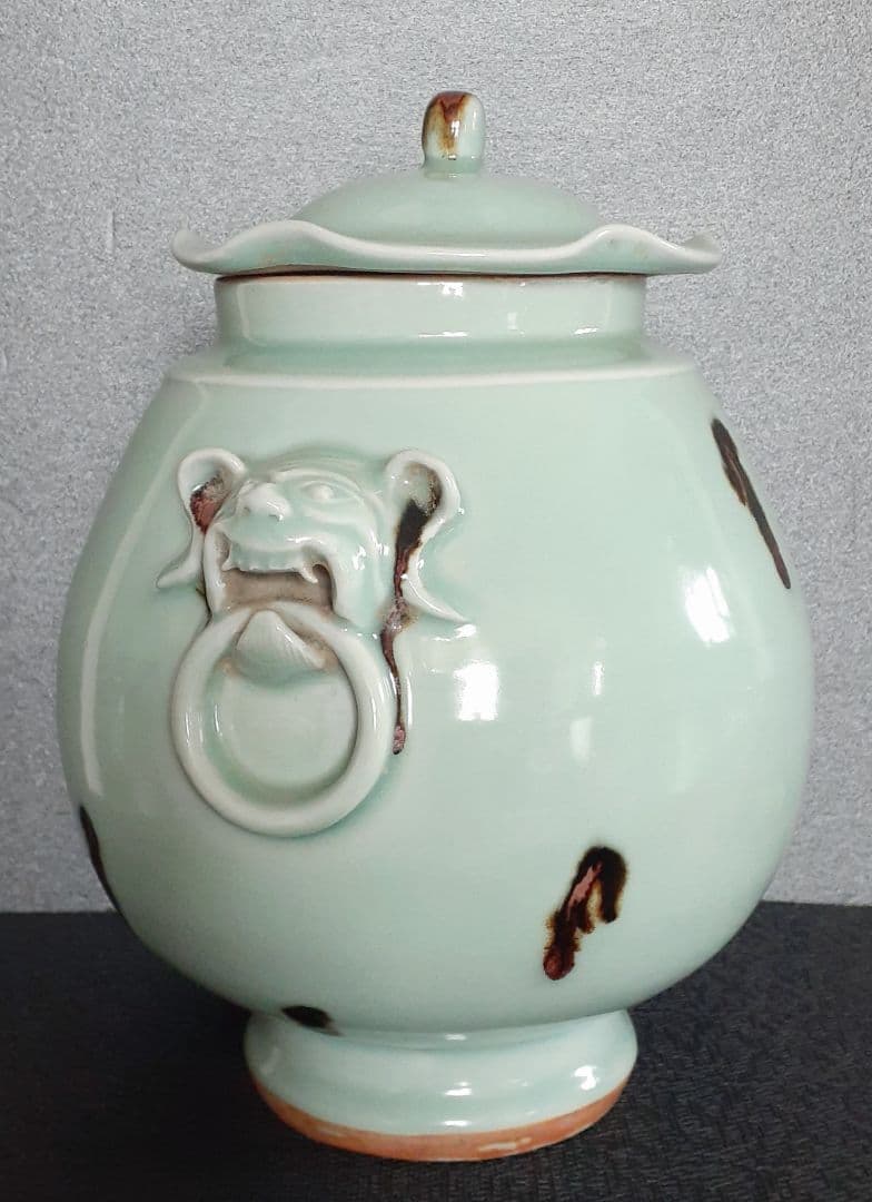 中国古美術　中国古陶磁器　古玩　中華民国期頃【飛び青磁】蓋付　水指　蓋物　酒会壺