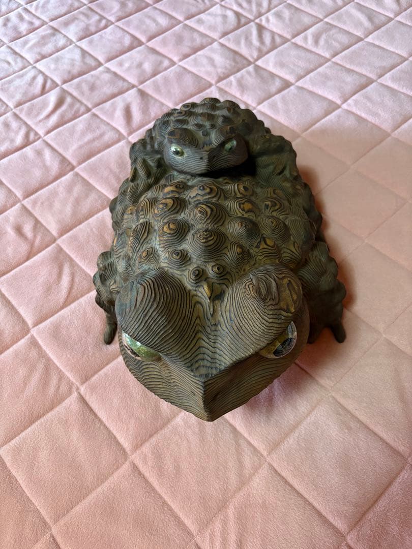 木製親子カエル　置物