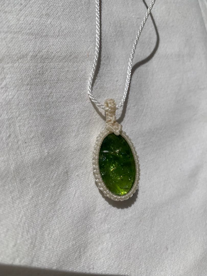 ペリドット天然石オーバルカットペンダント