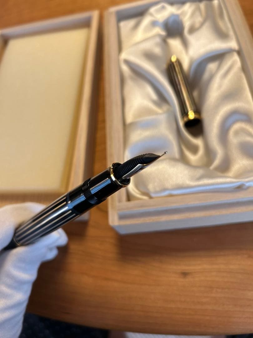 Pelikan ペリカン 万年筆 リミテッドエディション M800 螺鈿 輝