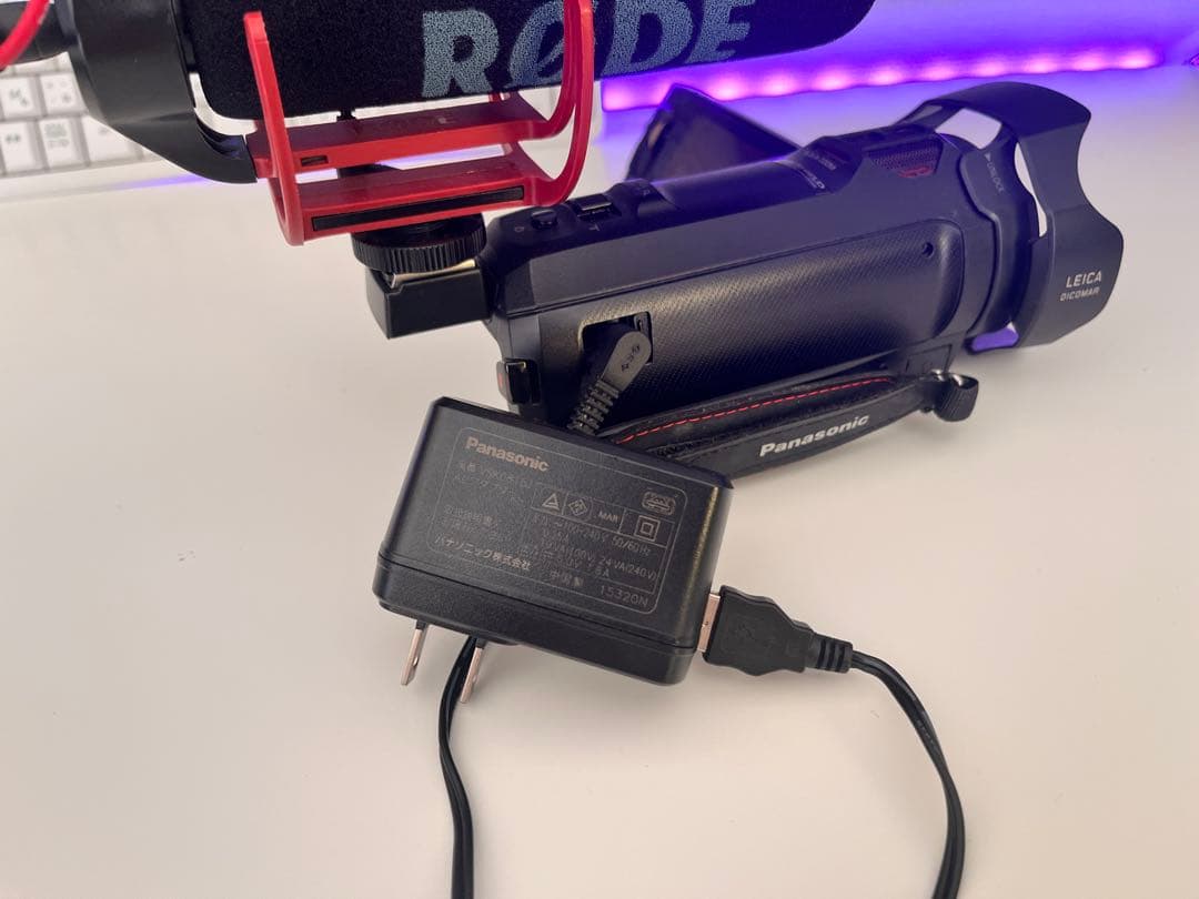 パナソニックカメラ　HC-WX990M（マイク、バッテリー×4、充電器付き）