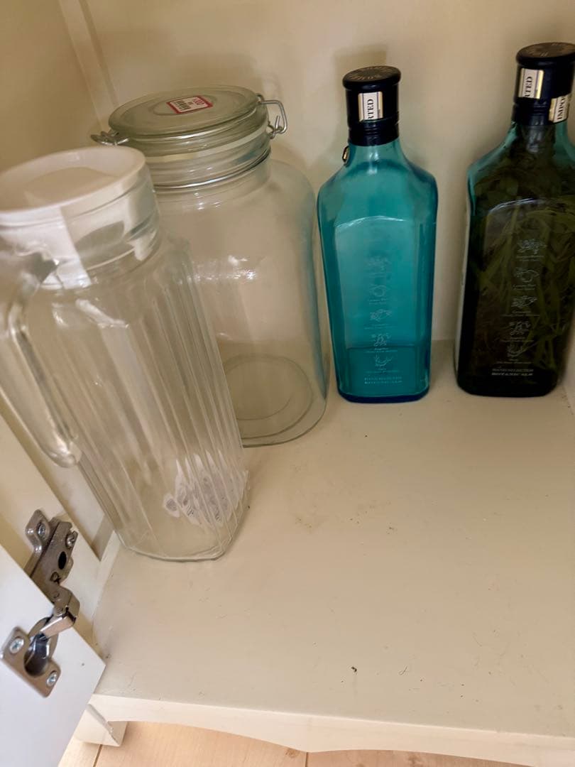 Pink Love アンティークホワイト木製キャビネット