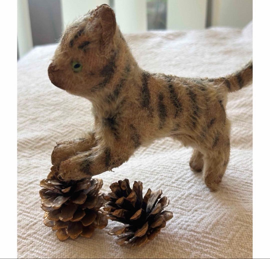 フランス蚤の市　ドイツアンティーク　Hermann製　小さな猫のぬいぐるみ