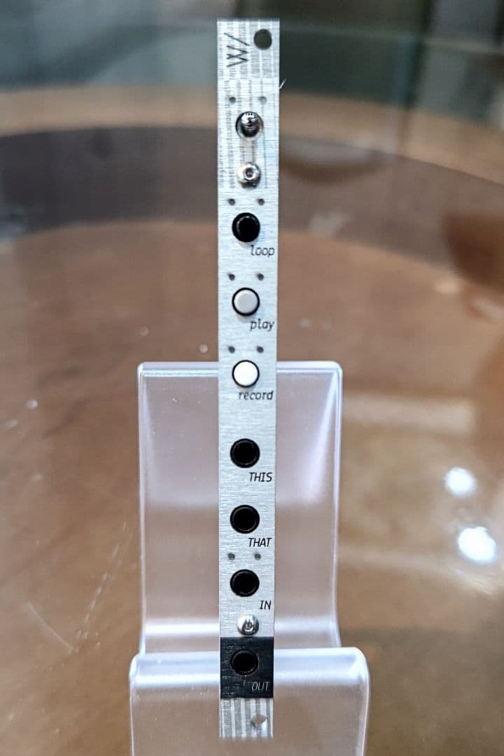 Mannequins W/ (モジュラーシンセ ユーロラック)