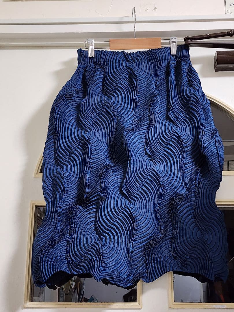 超美品　イッセイミヤケ　ISSEY MIYAKE　3D スチーム　スカート