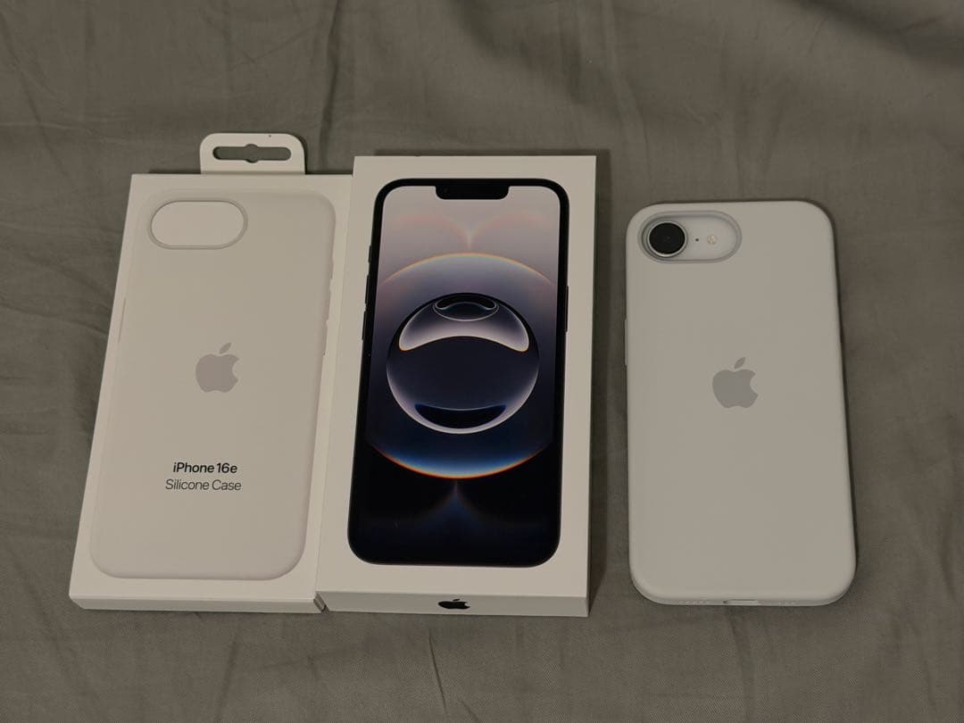 iPhone16e 128GB 1年保証　SIMフリー　ホワイト