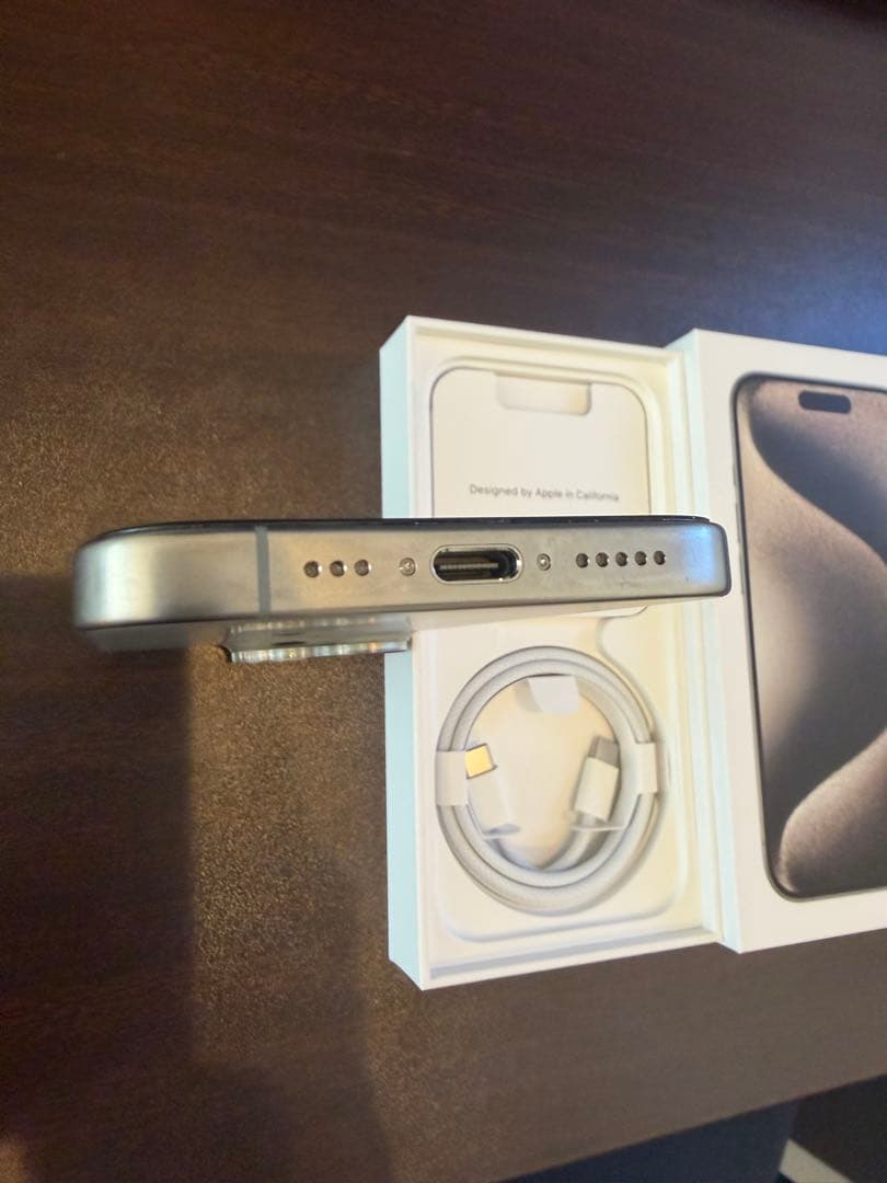 Apple iPhone 15 Pro 本体 256GB ナチュラルチタニウム