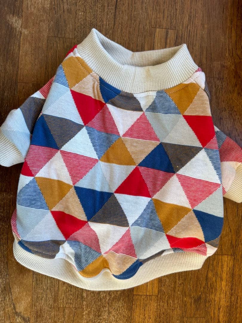 三角模様のロンT  フレブル服　パグ服　犬服　ハンドメイド