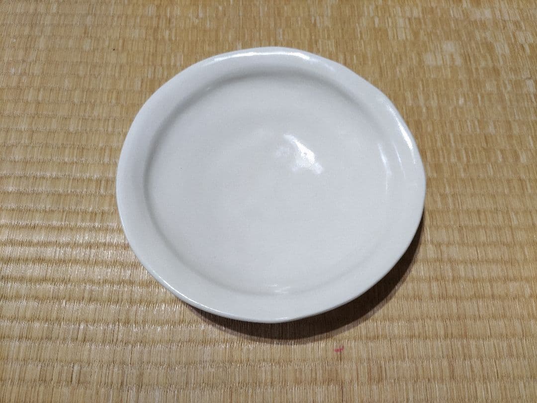 吉川正道　白磁　皿（径21.6×22.8cm）無傷