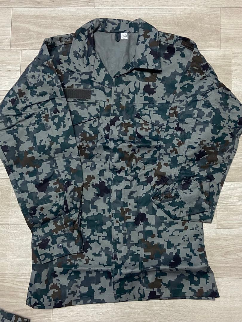 【官品ではありません】　新品未使用❗️航空自衛隊　デジタル迷彩作業服　２Ａ　上下