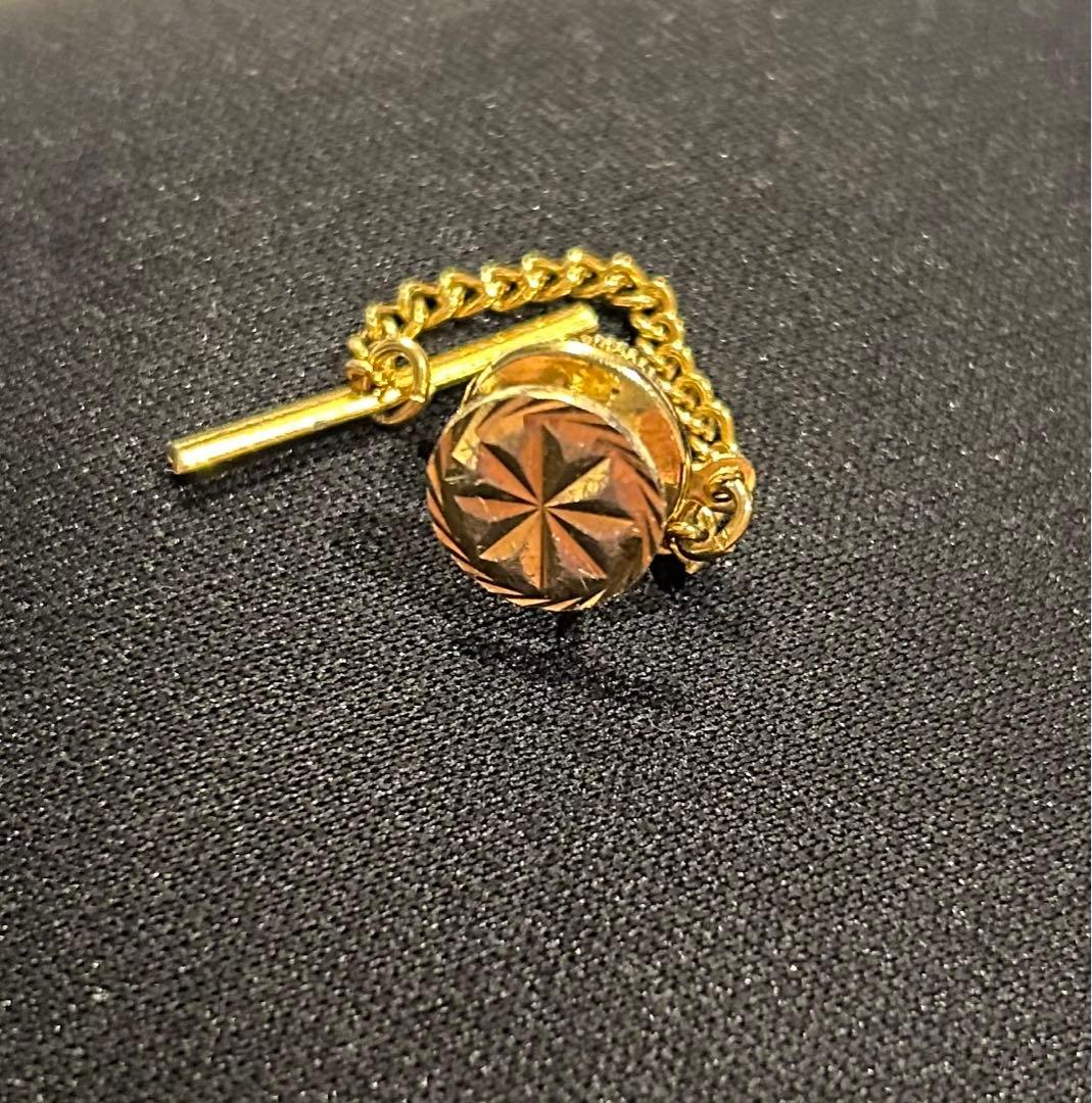 【遺品整理】18K と書かれたラペルピン