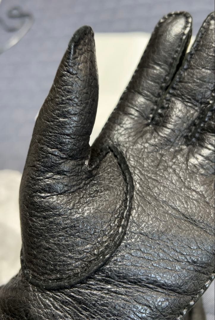 黒いレザー 手袋 イタリア製　カシミヤ裏地付き サイズ8 1/2