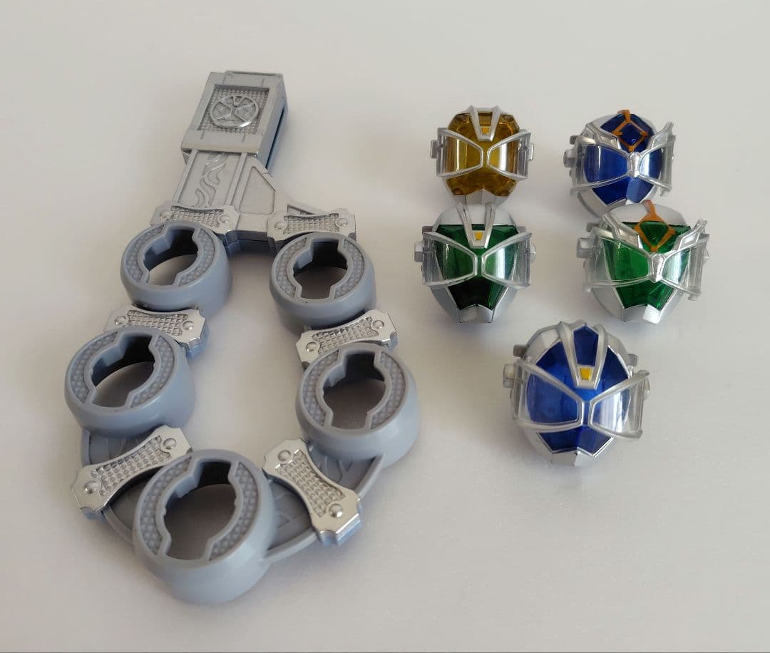 仮面ライダーウィザード　変身ベルト&リング&リングホルダー&フィギュア3体
