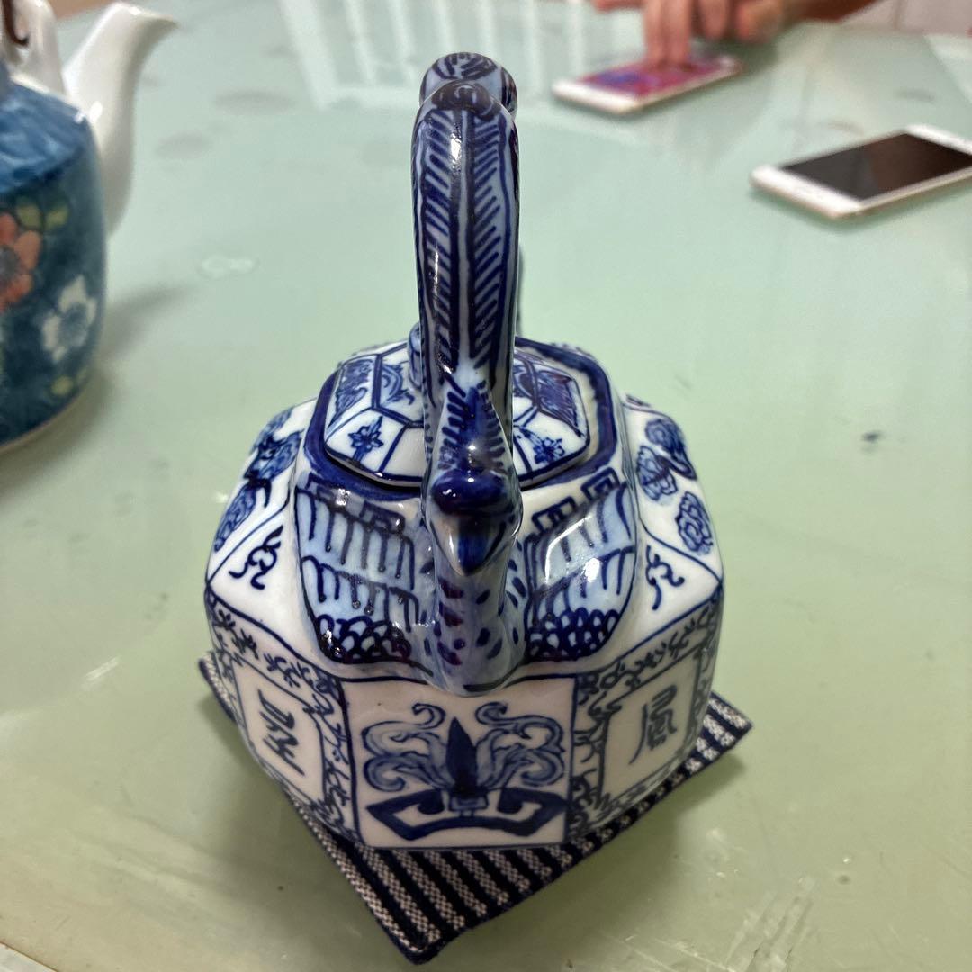 青白磁 四角い急須 ドラゴン模様