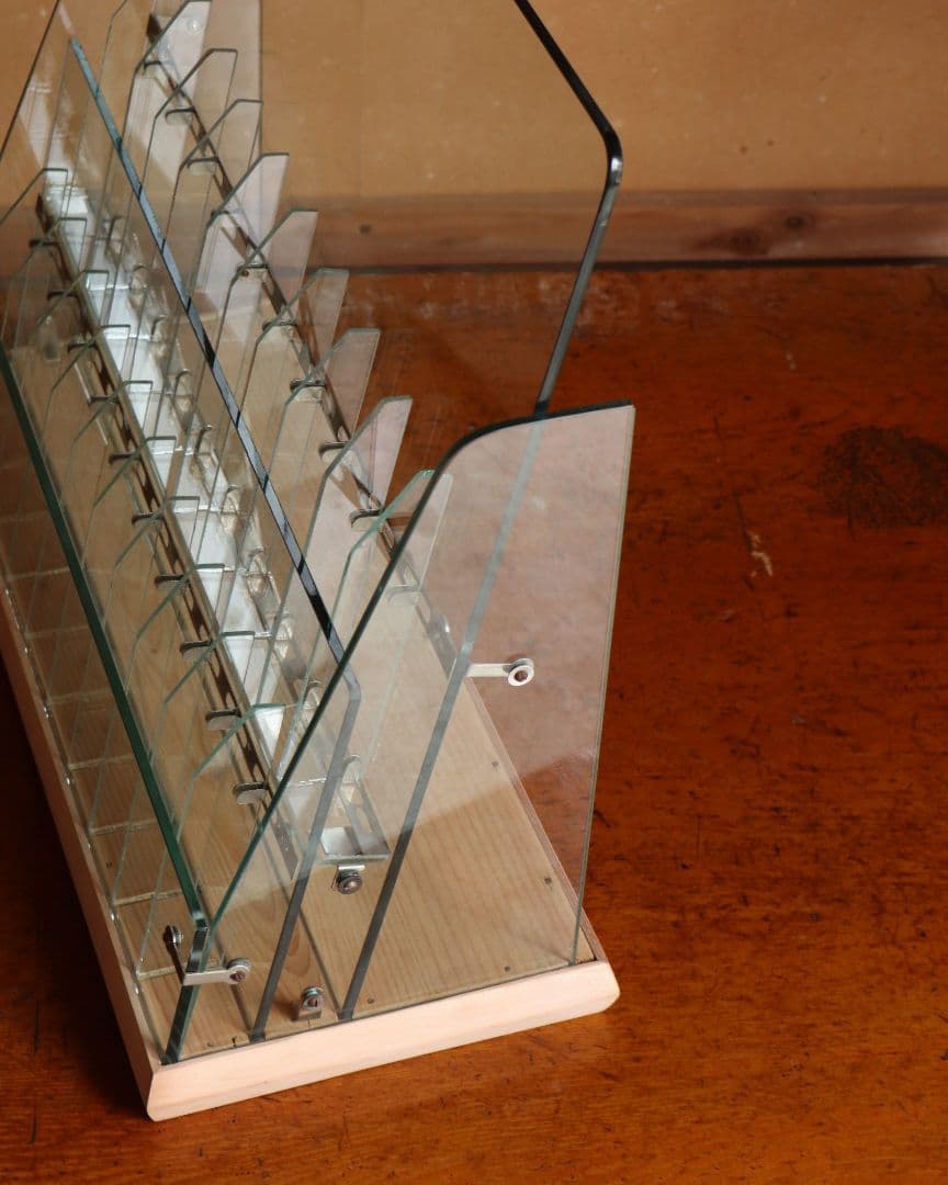 e*n様 古いガラスのペン立て　什器 飾り棚 ガラスケース 文房具