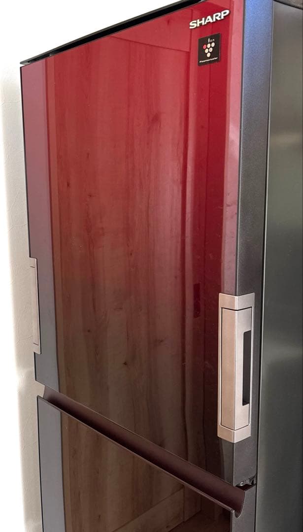SHARP 冷凍冷蔵庫　2018年製　プラズマクラスターレッド