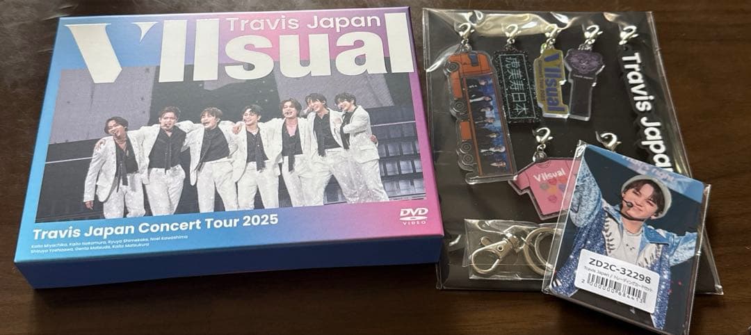 即購入⭕️チャーム、トレカ付き！Travis Japan VIIsual DVD