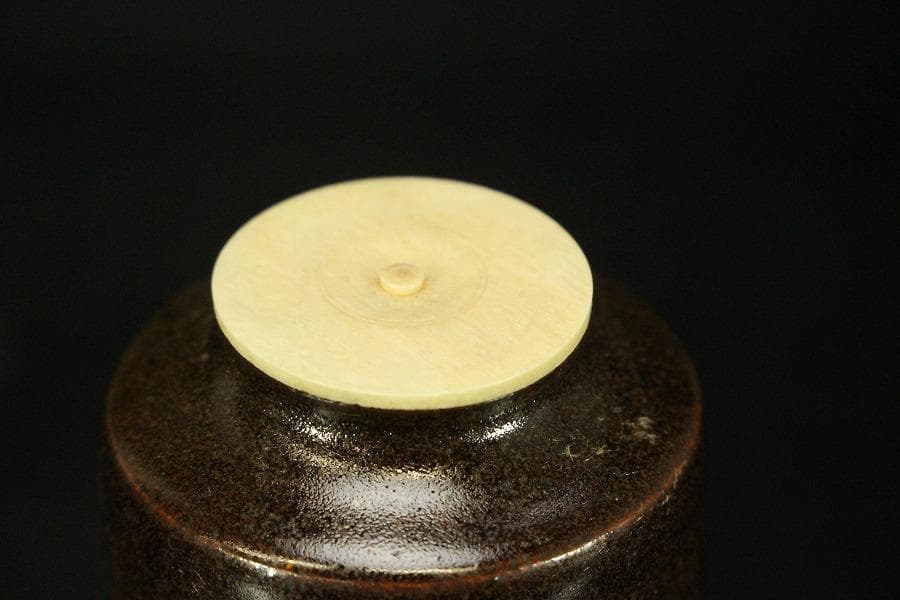 茶道具 唐物 肩衝茶入 纏蓮花裂 鹿角蓋 仕服(RC942)