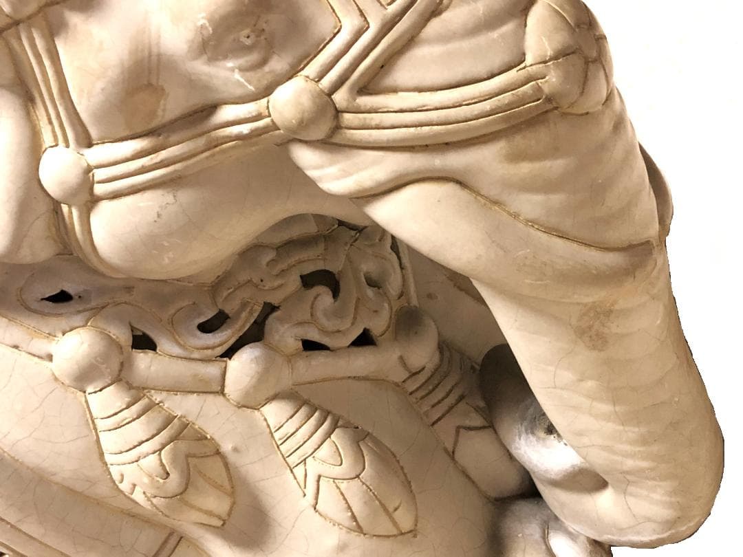 【 白釉象花台 】　アンティーク　吉祥蝙蝠文