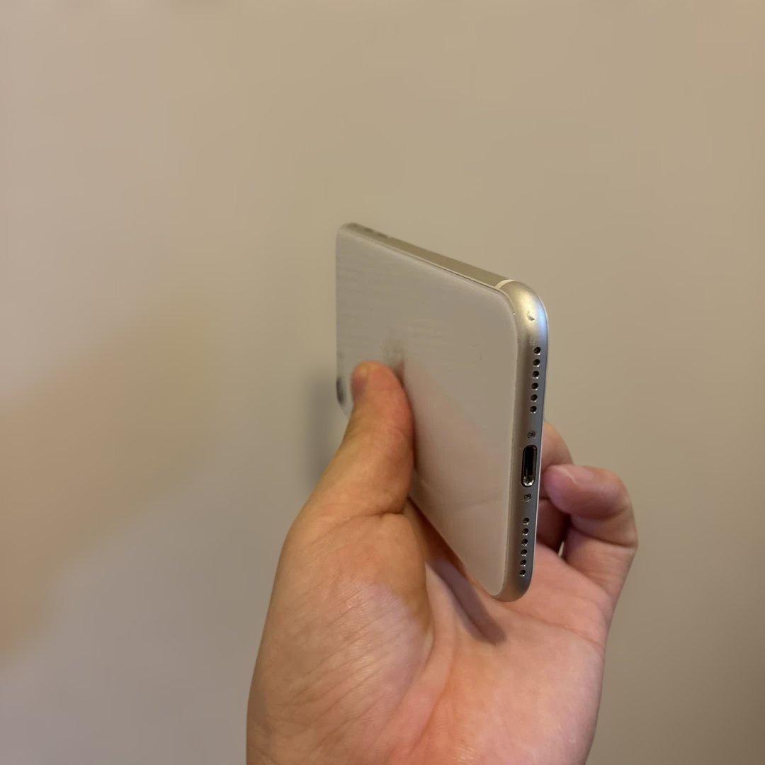 Apple iPhone SE3（第3世代） （特別仕様 / ホワイト）