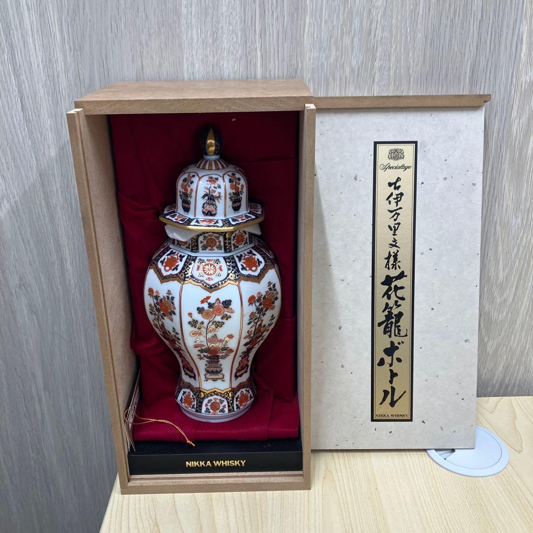 ニッカウヰスキー 古伊万里文様 花籠ボトル 660ml 43％