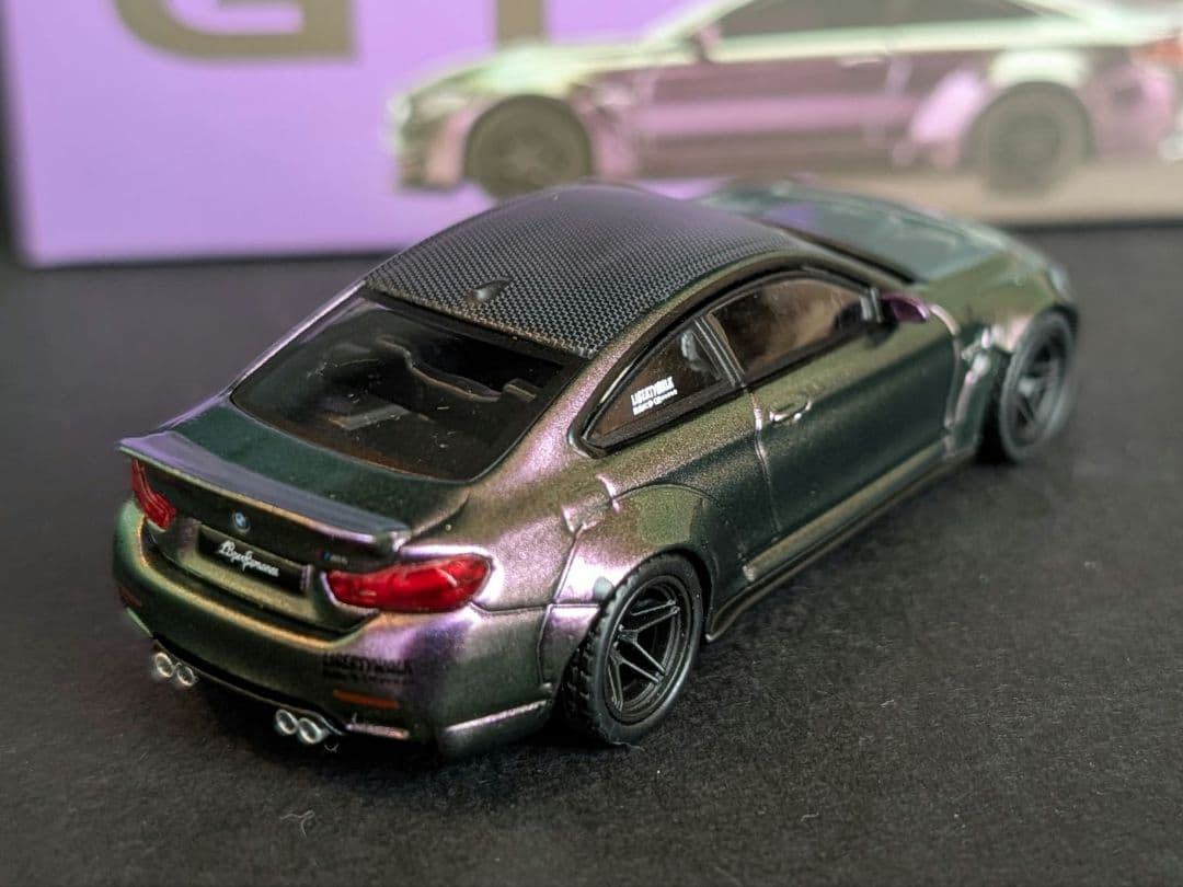 MINI GT 1/64 LBWK BMW M4 パープルグリーンメタリック