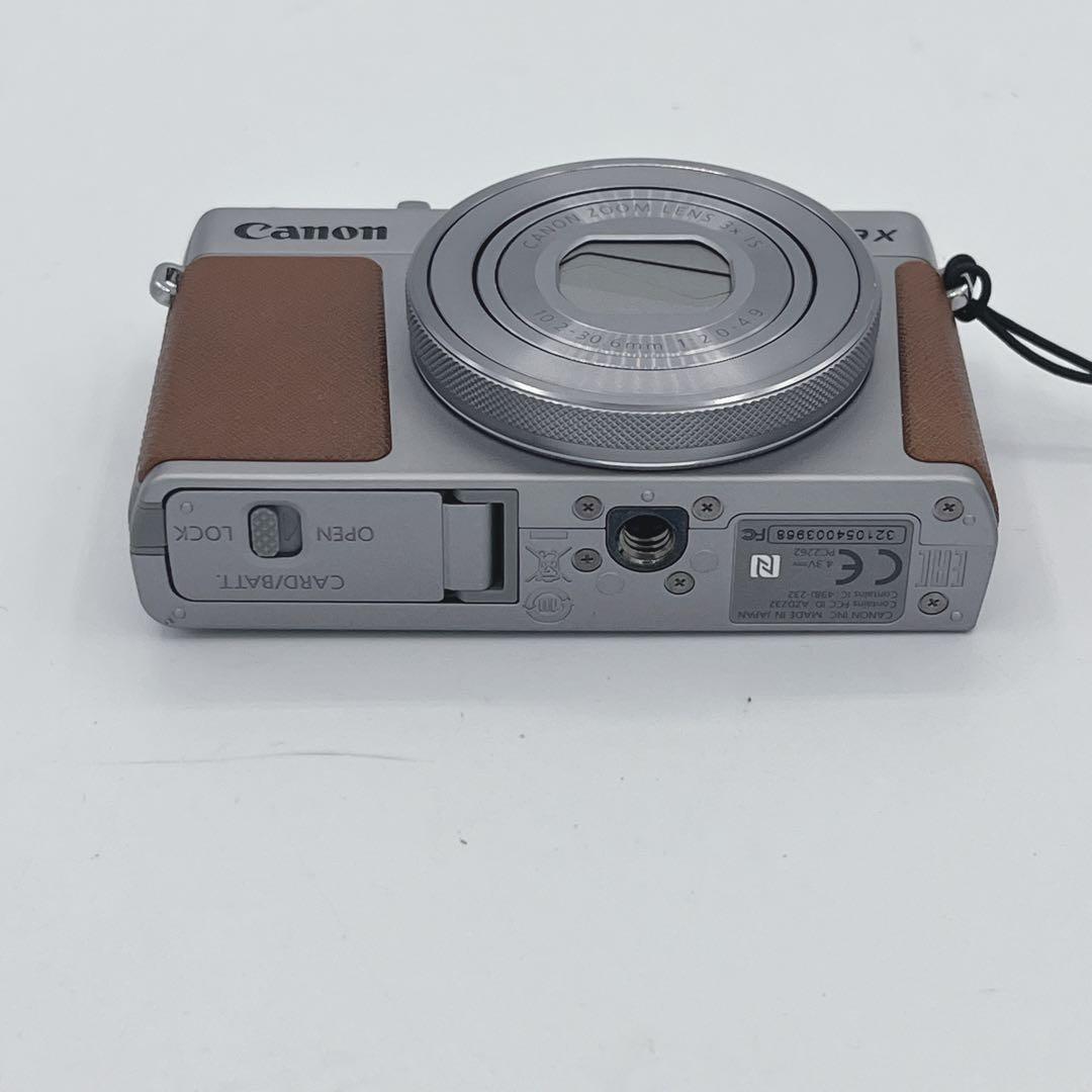 Canon PowerShot G9 X Mark II 本体と充電器