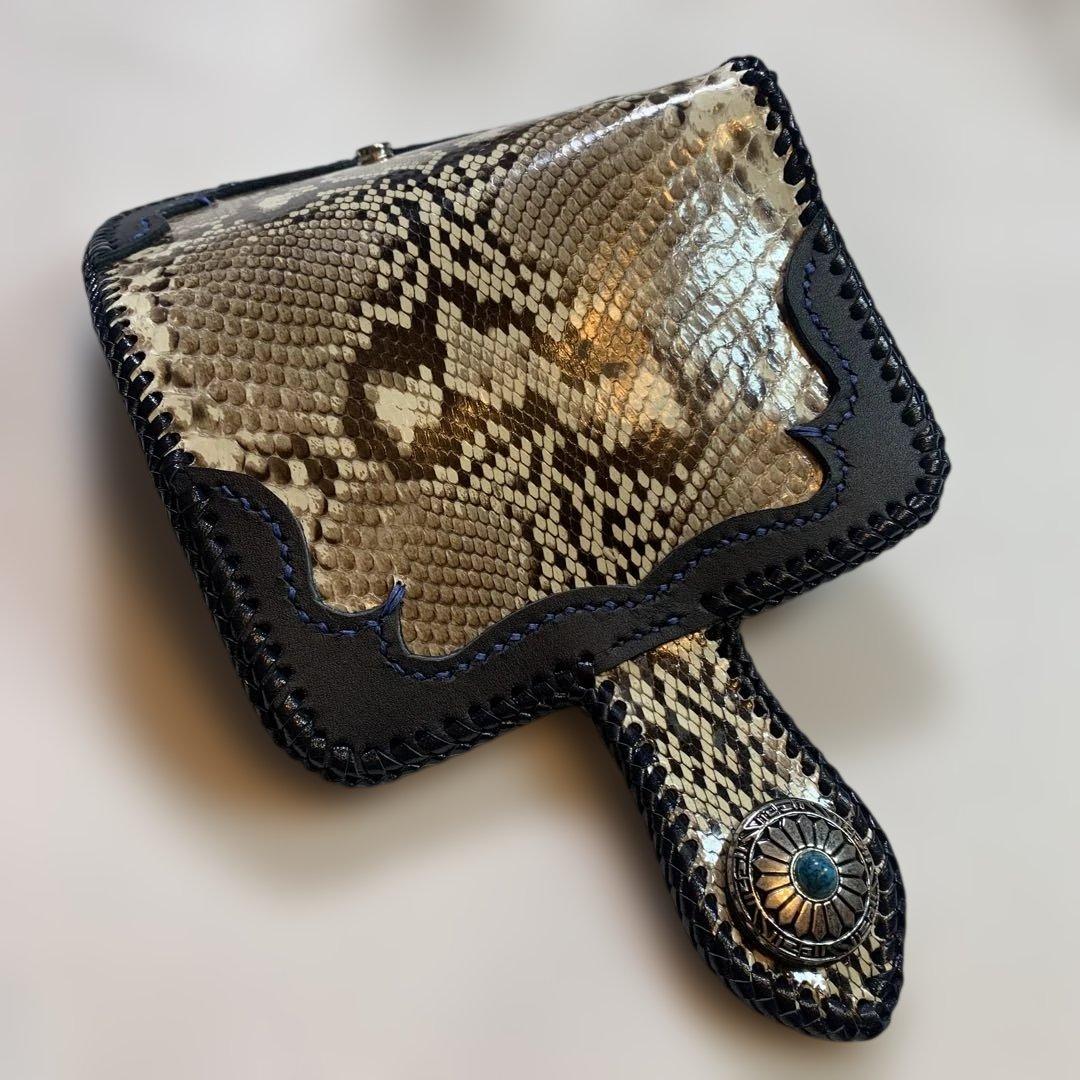 ハンドメイドレザークラフトダイヤモンドパイソンミドルウォレット牛レース編紺色