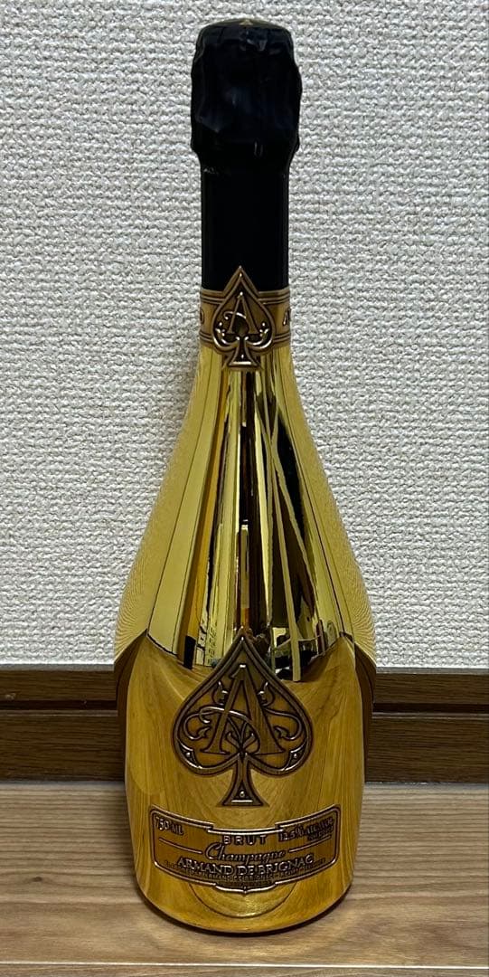 アルマンドゴールドシャンパン 専用ケースつき　未開封品1点