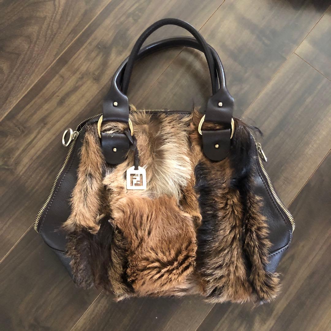 Fendi ハンドバッグ ファーとレザー ブラウン