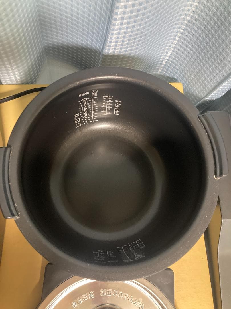 2023年製 タイガー JPV-C180 圧力IH炊飯器 10合炊き