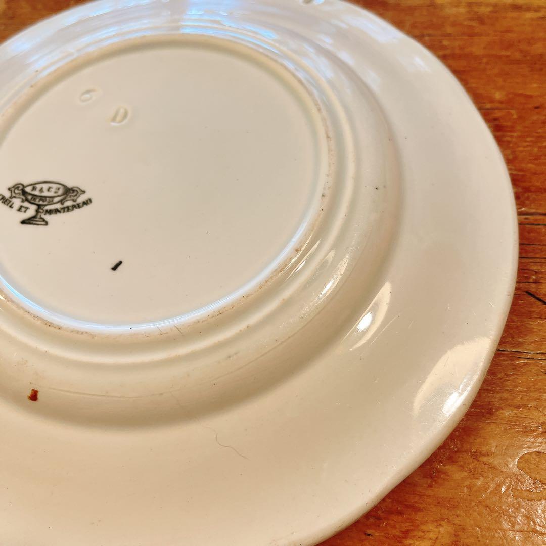 B クレイユエモントロー　ジャンヌダルクのデザートプレート