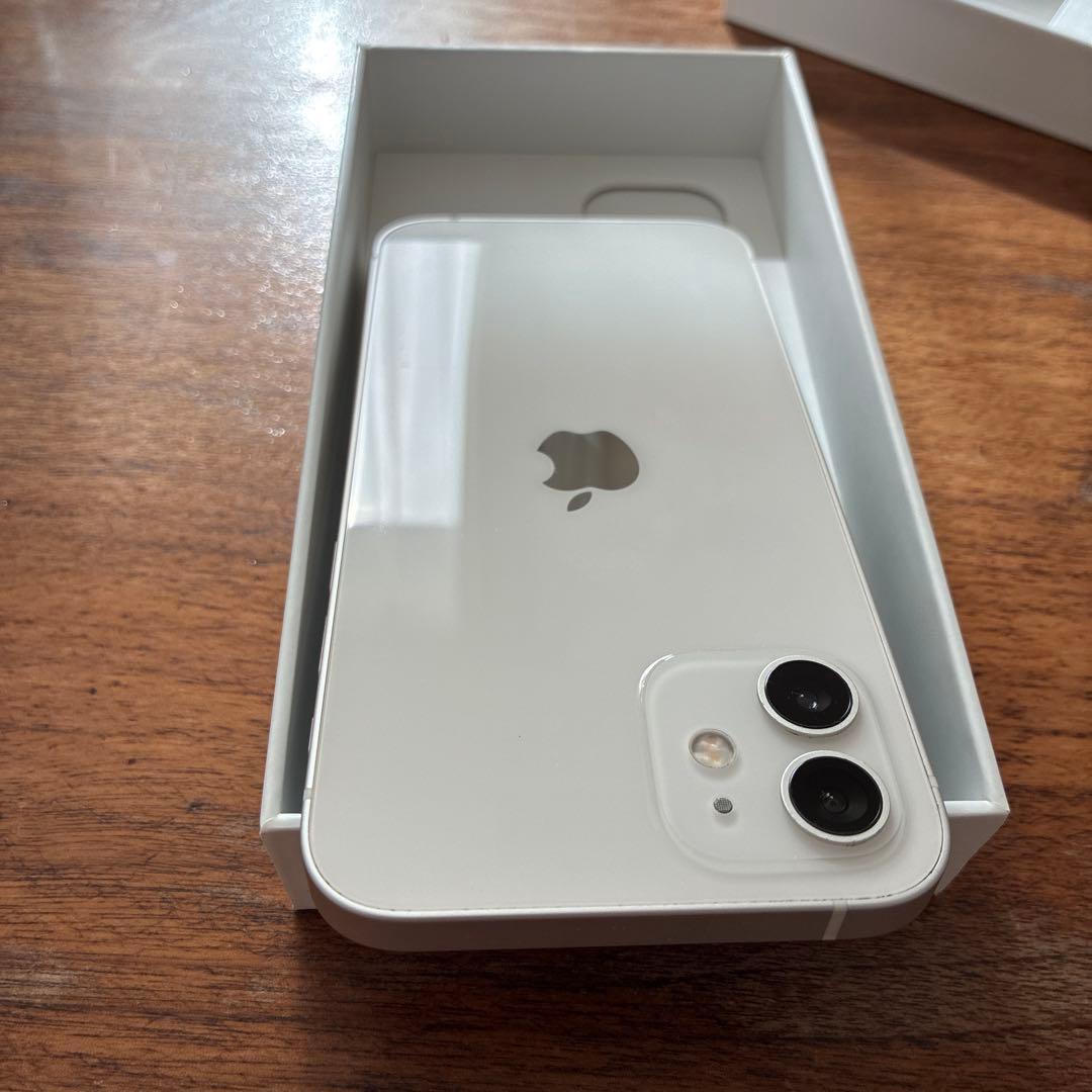 Apple iPhone 12 128GB ホワイト 本体 充電ケーブル付
