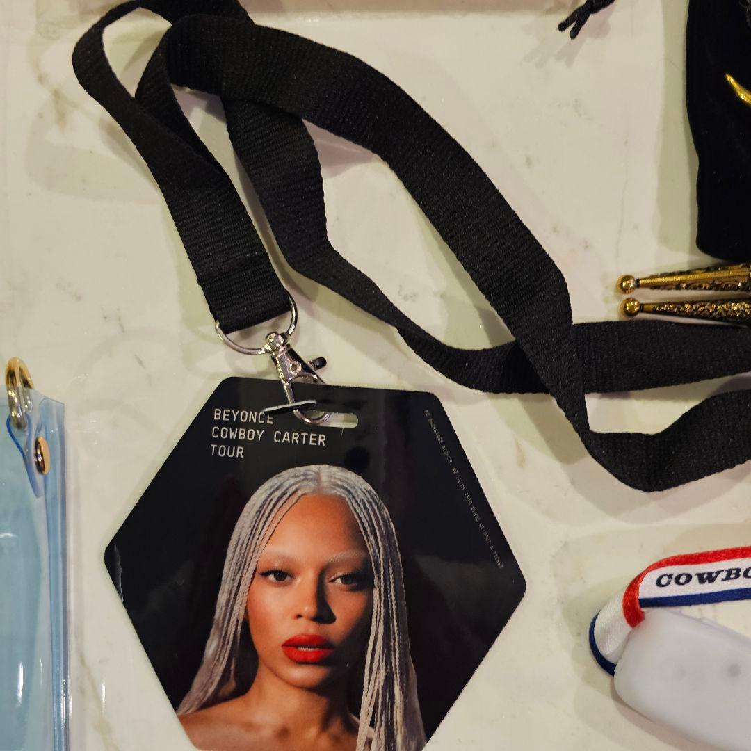 ビヨンセ COWBOY CARTER TOUR VIP限定グッズ＋Tシャツ3枚付
