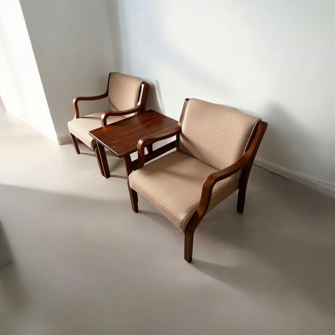 美品　HIKARI リビングチェア　テーブルセット