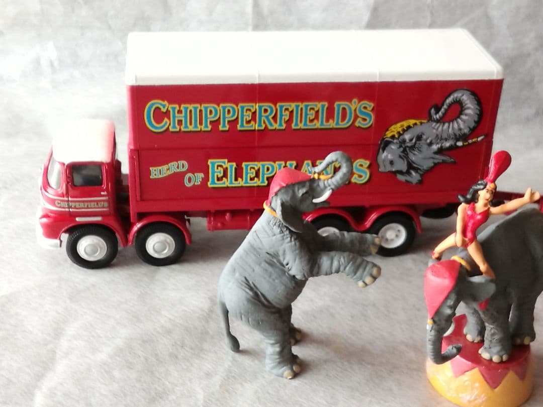 コーギー　Corgi Chipperfields Circus 箱入り　英国