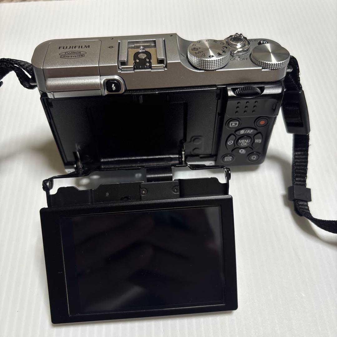 FUJIFILM ミラーレス一眼 X-A2 ダブルズームレンズキット シルバー