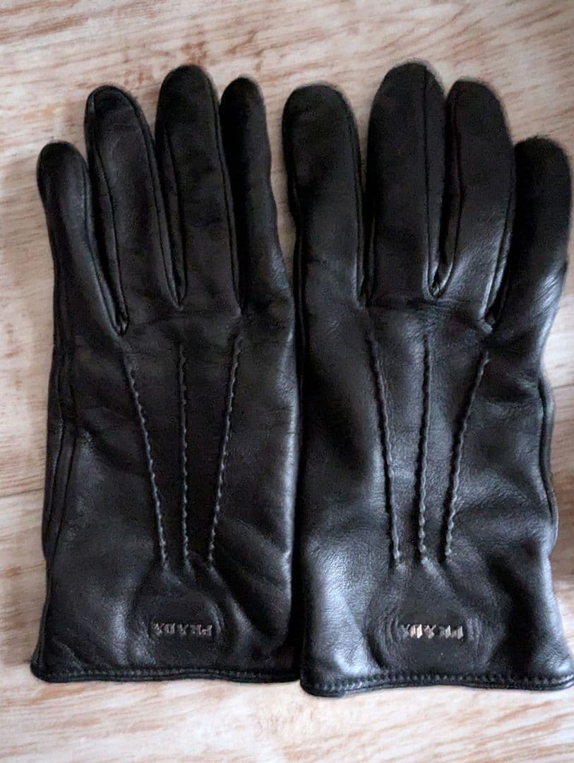 PRADA レザー手袋 ブラック