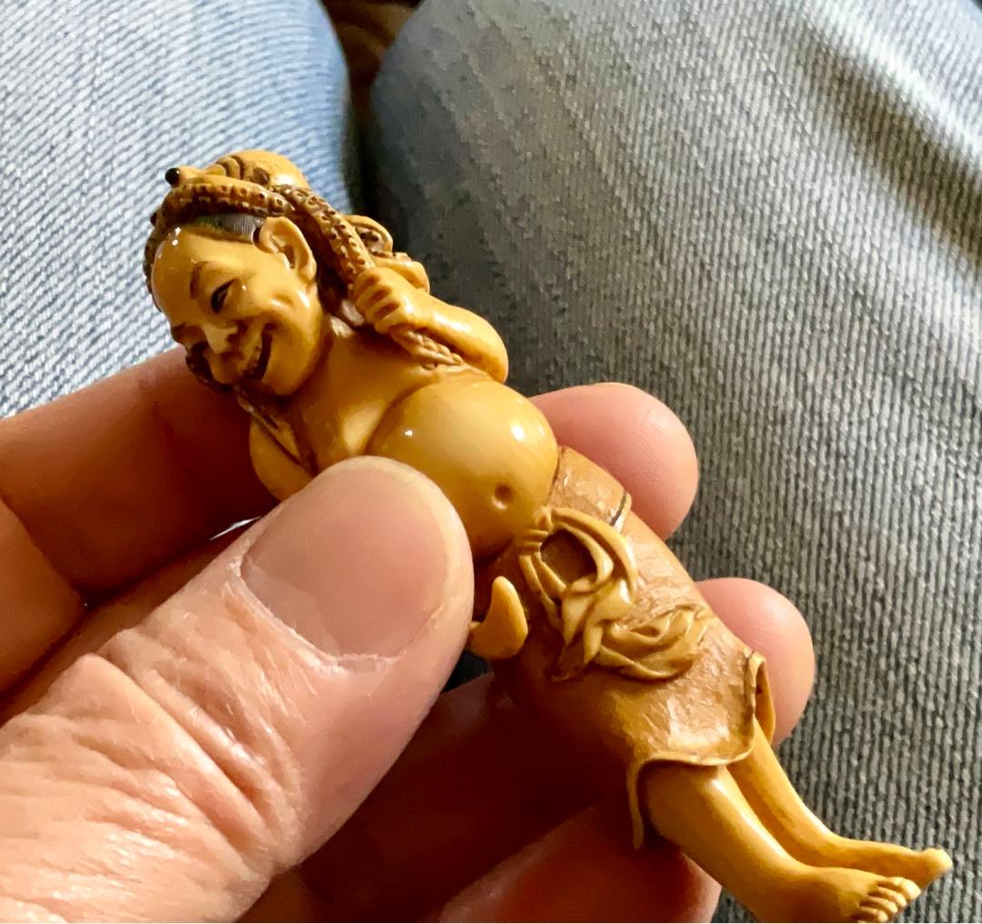 蛸に海女牙彫根付　箱付