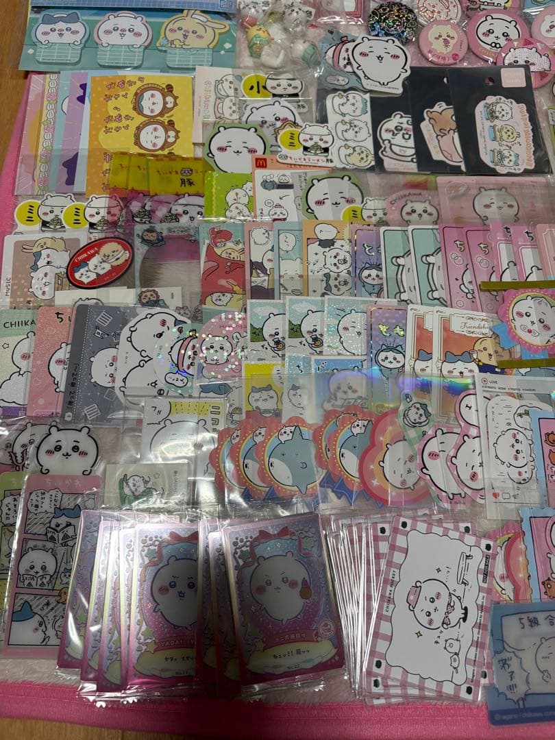 ちいかわ グッズ まとめ売り 缶バッジ カード ステッカー タオル くら寿司